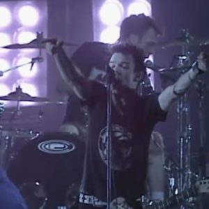 Sum 41 – “Still Waiting” (Live in Tokyo)