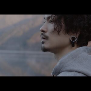 WANIMA、KENTAが弾き語る「旅立ちの前に(short film ver.)」公開