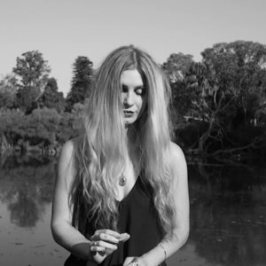 Video Premiere: Plum Green – ‘Moon of Honey’