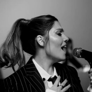 The Interrupters – “In The Mirror” (Behind The Scenes)