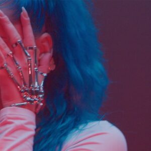 Charlotte Sands – Out of My Head feat. Aaron Gillespie (Official Music Video)