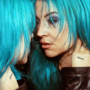 Charlotte Sands releases new single Six Feet Under
