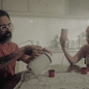 SCATOLOVE – MÚSICA DE BOTAR O PAPO NO LUGAR (Clipe)