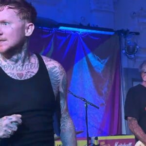 Sex Pistols、Frank Carterをゲストに迎えチャリティ・イベント開催 ロンドン独立系ライブハウスへ寄付