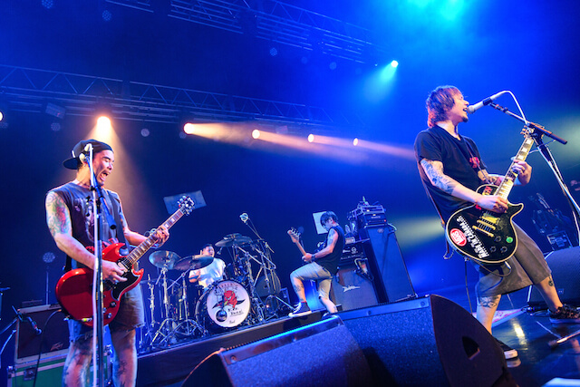 これが今のKen Bandであり、Ken Yokoyamaである 最高のメロディックパンクを鳴らした『4Wheels 9Lives Tour』