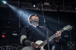 BOOZE & GLORY: Sänger Mark besiegt erneut Krebs