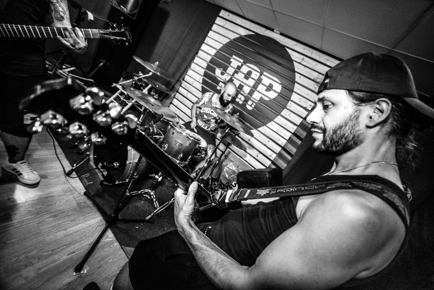 Italian impassioned metallized hardcore band LOCKED IN premiere new single “Coward”
