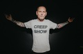Corey Taylor(SLIPKNOT/STONE SOUR)、10/2リリースの初ソロ・アルバム『CMFT』より「Black Eyes Blues」MV公開!