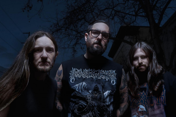 Videos: Darkness Everywhere : “Retaliation”