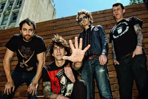 Live album per gli USELESS ID